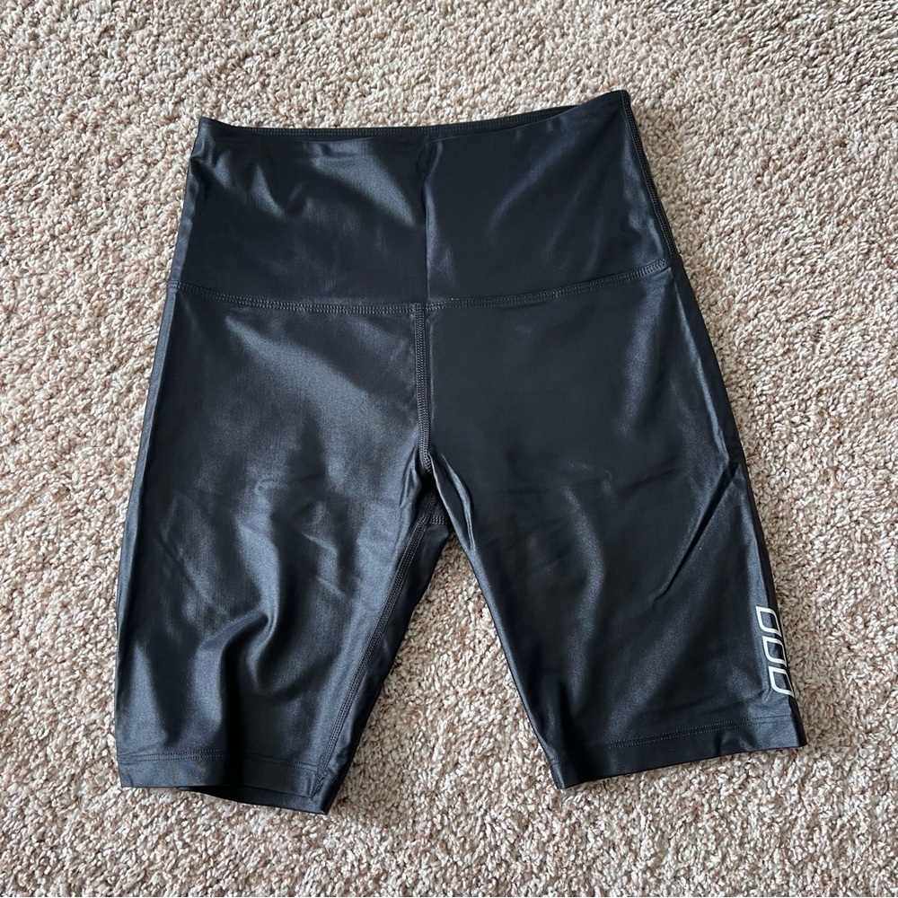 Lorna Jane gym shorts bike shorts size S